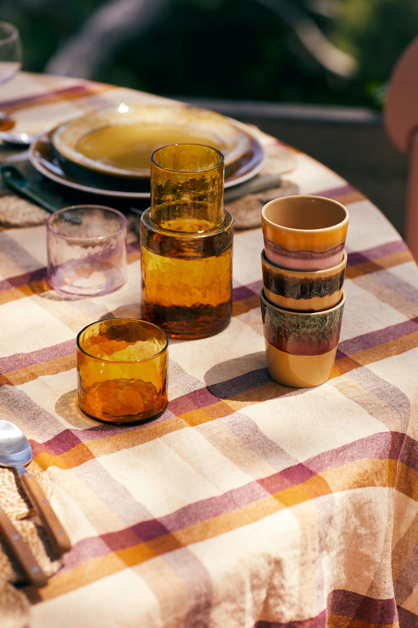Steklen vrč, Amber