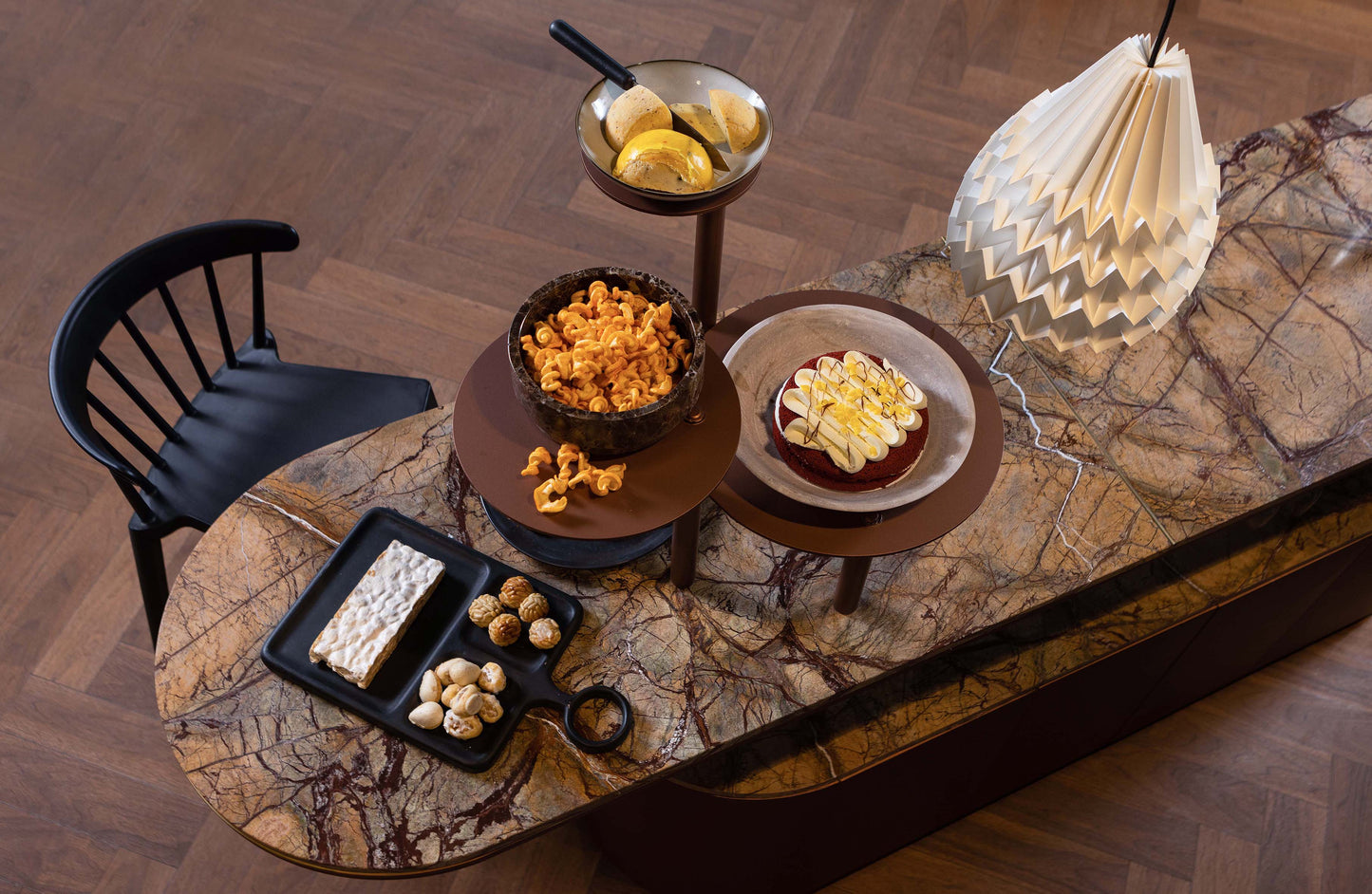 Ambient fotografija z barskim stolom Bliss