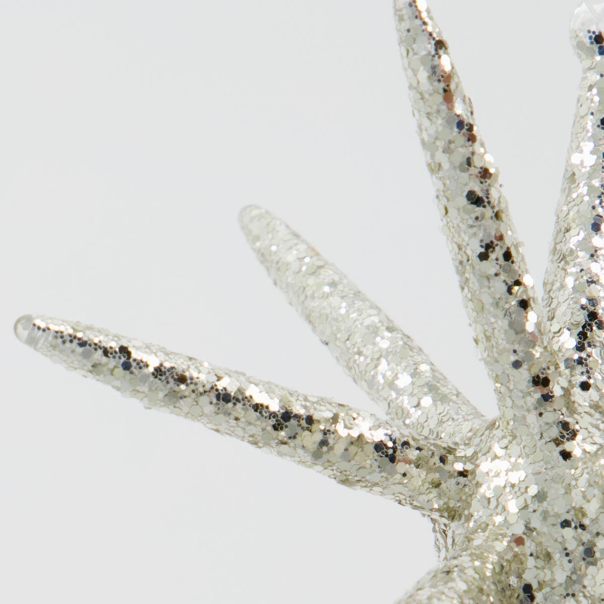 Steklen okrasek, Spike